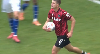 Polski obrońca przywrócił nadzieję swoim golem. Zdobył bramkę kontaktową, a jego zespół ostatecznie zremisował (VIDEO) Polski obrońca przywrócił nadzieję swoim golem. Zdobył bramkę kontaktową, a jego zespół ostatecznie zremisował (VIDEO)